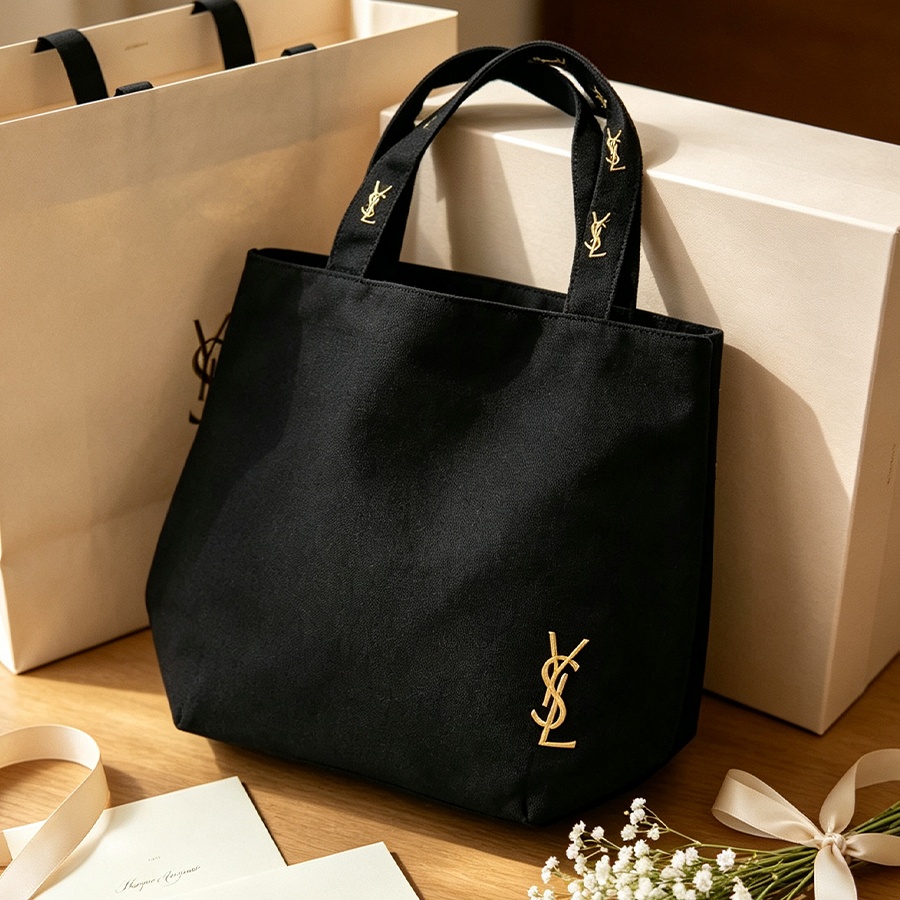 Yves Saint Laurent YSL's tas M - Ysl Beauty Makeup recensie en prijs
