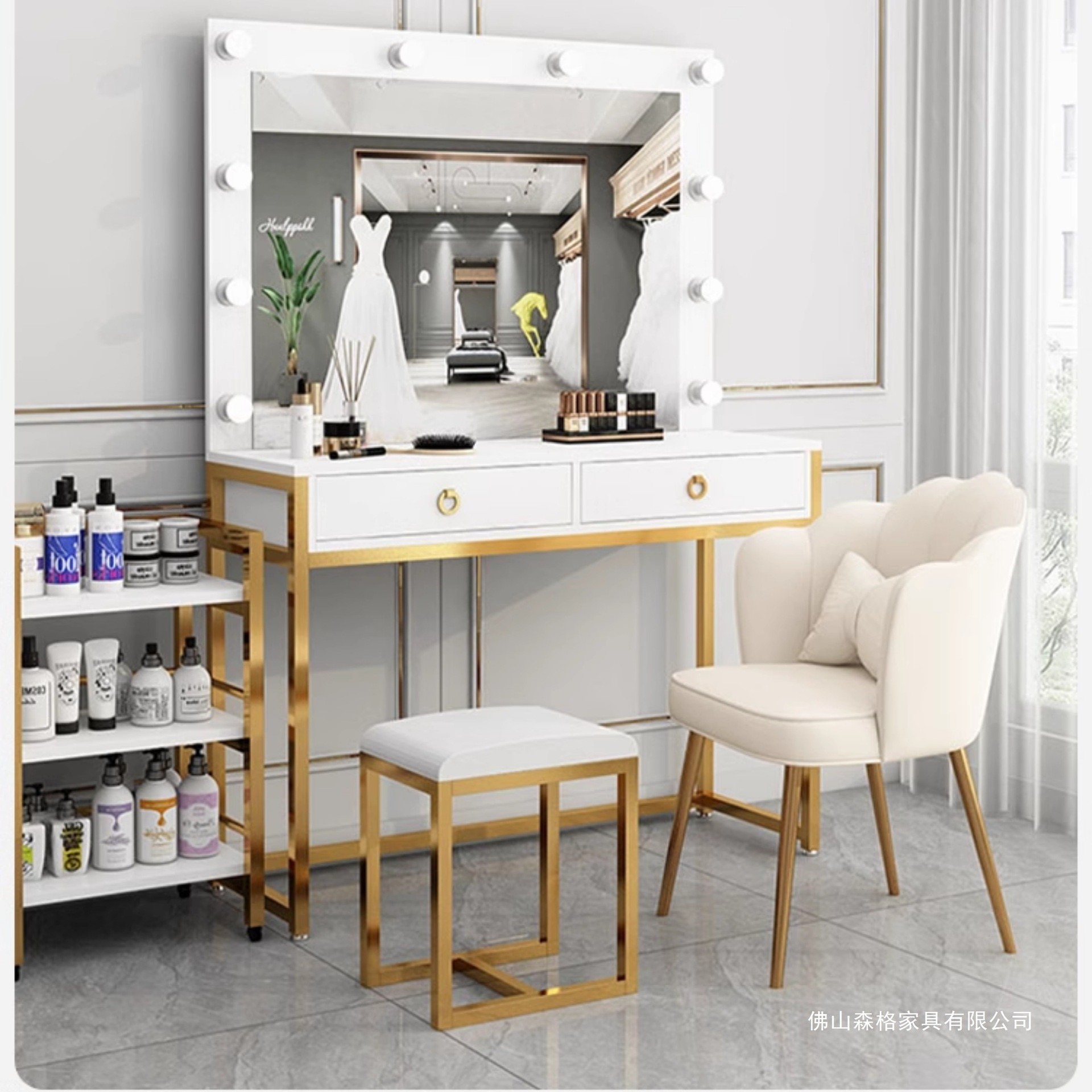 Studio kaptafel met geïntegree - Beauty Makeup Bridal recensie en prijs