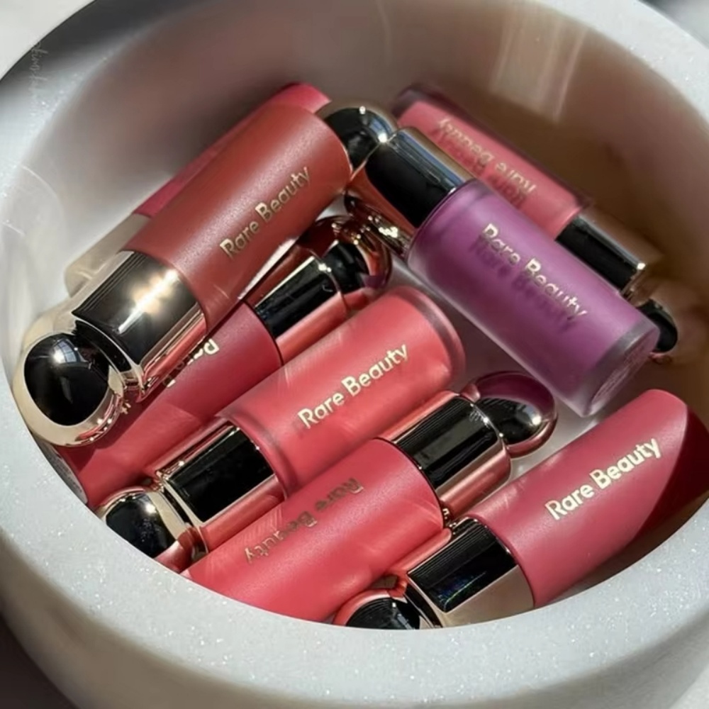 Rare Beauty Liquid Blush Love  - Rare Beauty Makeup Kit recensie en prijs